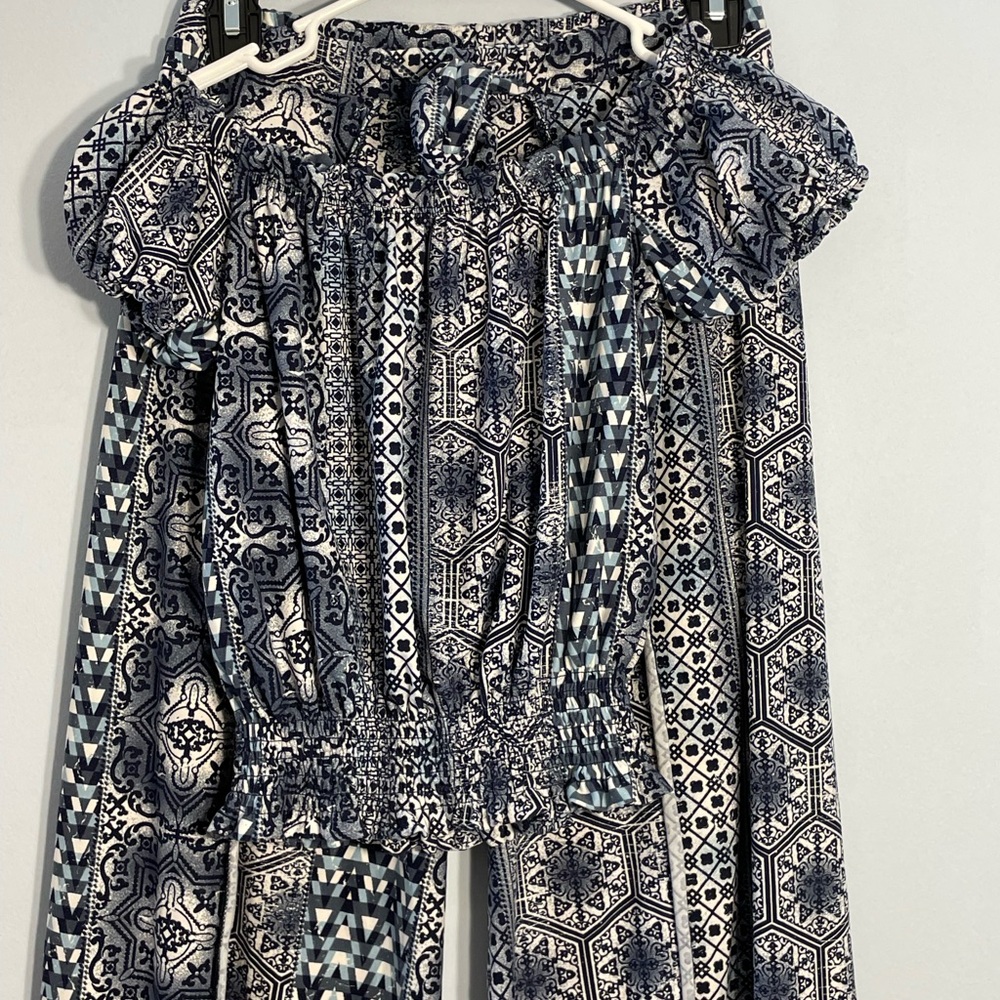 Two piece set, blue patterns
